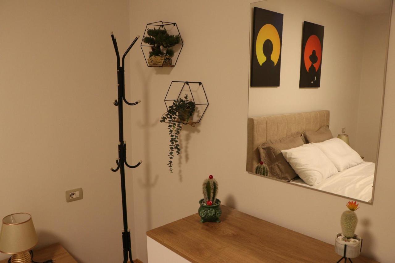 Pine Apartment Тирана Экстерьер фото