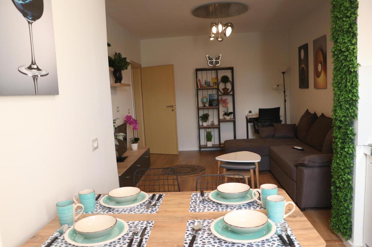 Pine Apartment Тирана Экстерьер фото