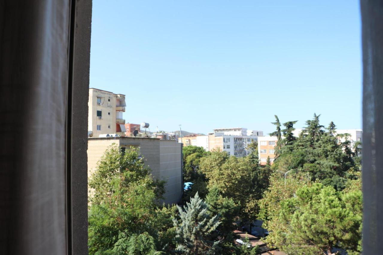 Pine Apartment Тирана Экстерьер фото