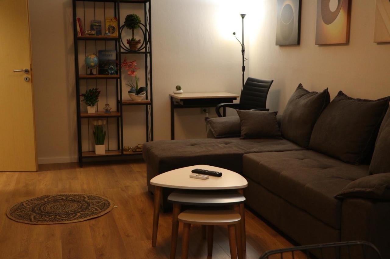 Pine Apartment Тирана Экстерьер фото
